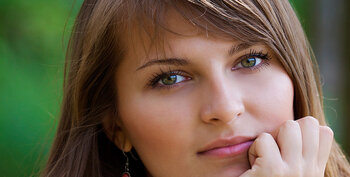 Hoe voorkom je eerste rimpeltjes rondom je ogen?