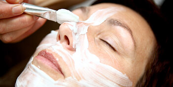 Hoe verzorg ik een vette huid?